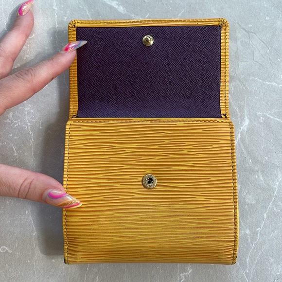 Louis Vuitton Tassel Yellow Epi Leather Elise Compact Wallet - Picture 8 of 16
